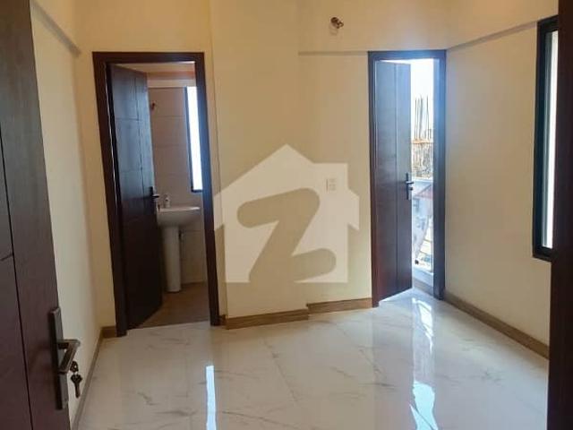 Prime 1200 Sq. Ft. 3 Bedroom Apartment DHA Phase 4 2 Side Corner Plot
