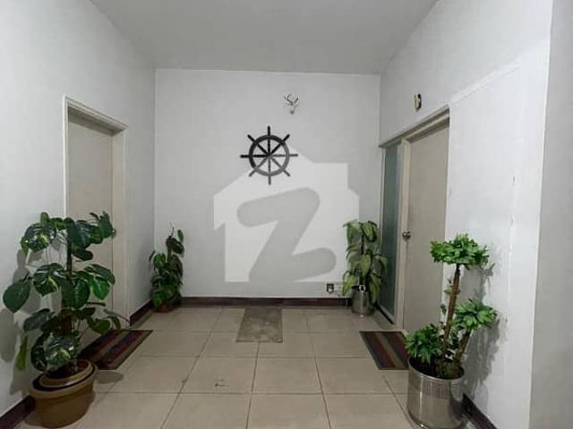 Prime 2 bed apartment for sale in dha phase 4!