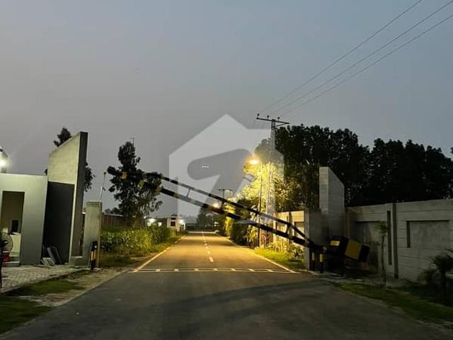 Prime 2 kanal land in nazeer farms