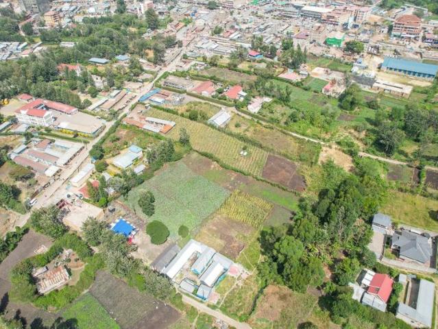Prime 3/4 Acre plot