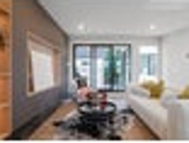 Prime Takapuna Location Brand New Modern Home