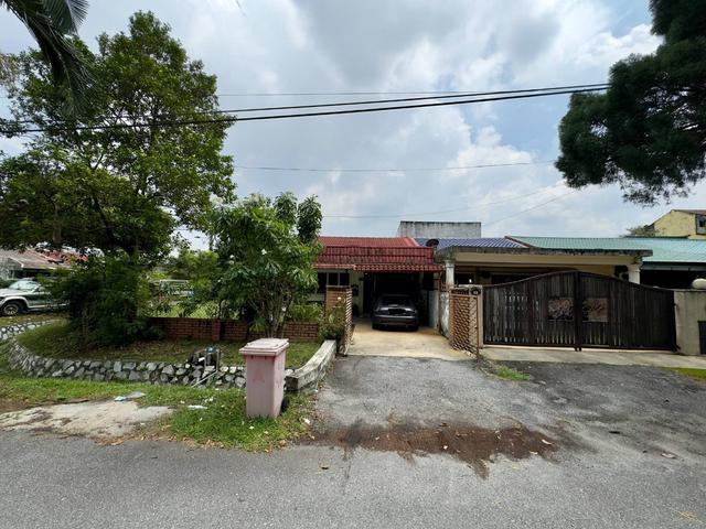 PRIME AREA CORNER LOT 1Storey Terrace Seksyen 14 Petaling Jaya