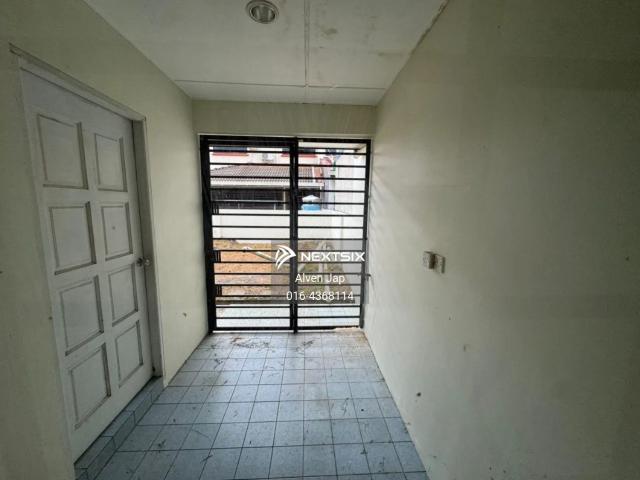 Prime Area* *Double Storey Semi Detached HOUSE FOR SALE