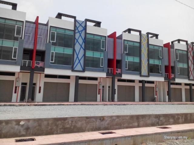 prime area facing main road kota laksamana beside hotel 707 wave