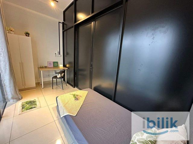 Prime Area Room | Near University & Mall