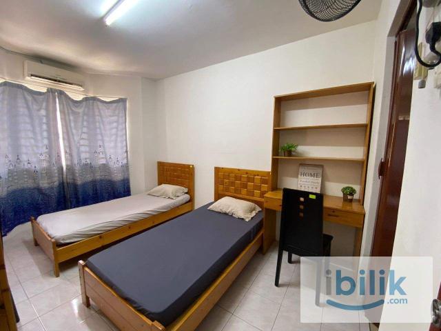 ️ Prime Area Room | Near University & Mall