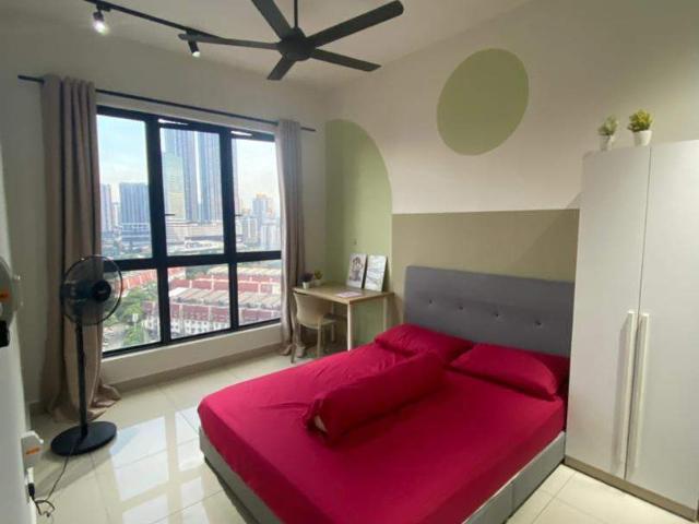 Prime Area Room | Near University & Mall