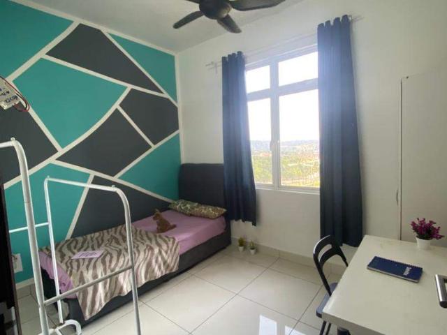 Prime Area Room | Near University & Mall