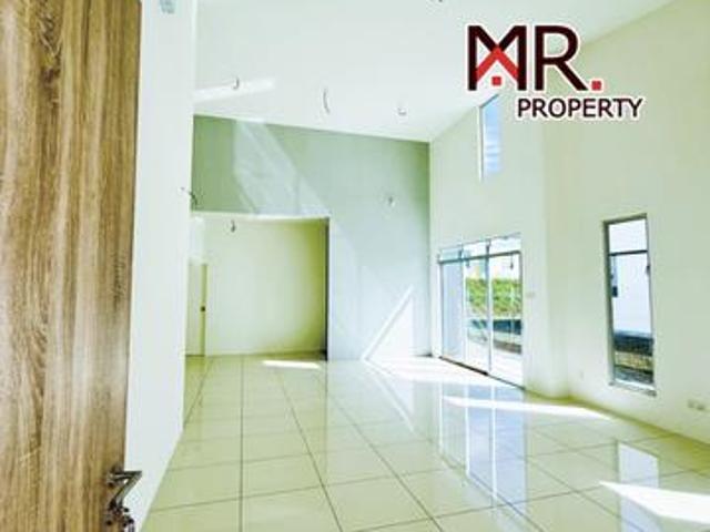 PRIME AREA Single Storey Bungalow House Yarra Park FOR SALE