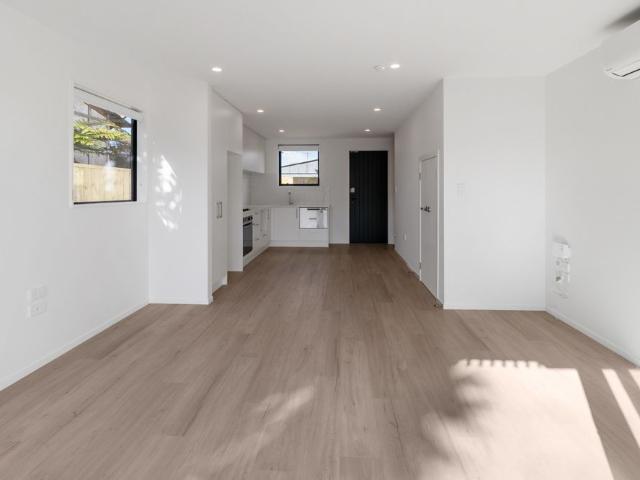 Prime Avondale location!