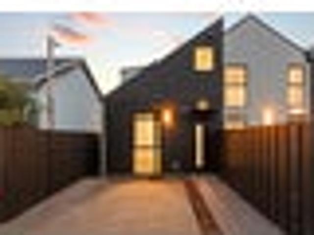 Prime City Fringe Living