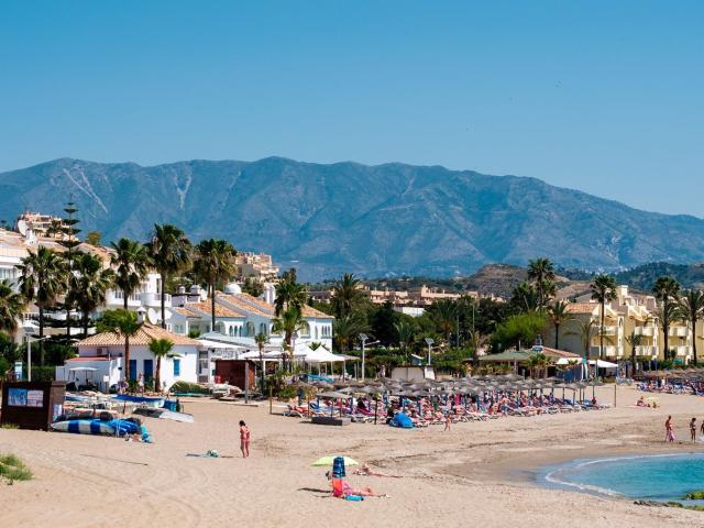 Prime Commercial Premises for Rent en La Cala de Mijas Silencio 100 m2 + 40 m2 Private Terrace Silencio NO TRASPASO