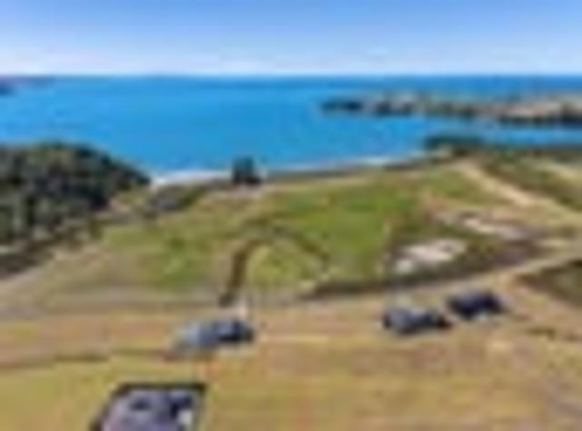 Prime coastal land act fast!