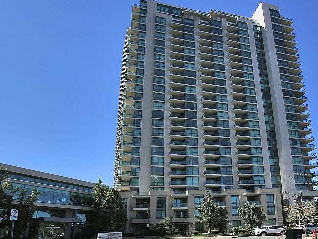Prime Etobicoke,oc 1 Bedroom + Den Featuring 2 Full Bathrooms