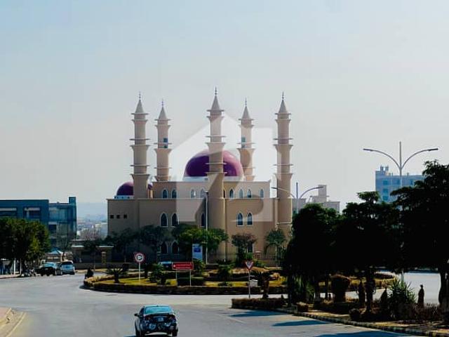 Prime Investment Opportunity: 10 Marla Developed Plot V Block, Gulberg Residencia