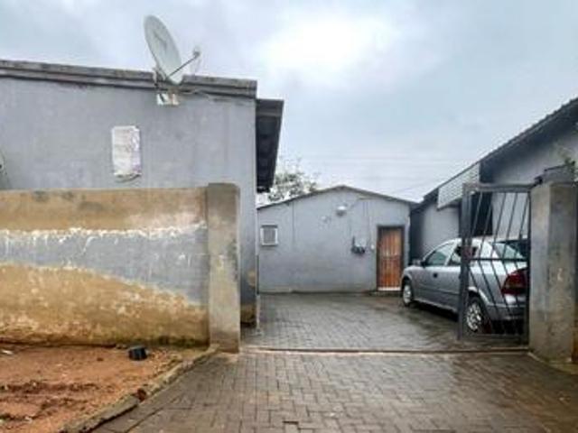 prime investment property with 10 ou.