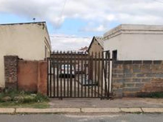 prime investment property with 8 out.