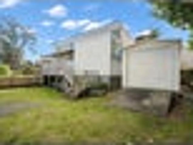 Prime Investment: 2 dwellings, 1 title