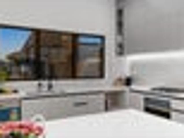 Prime Investors Opportunity With Sea Views