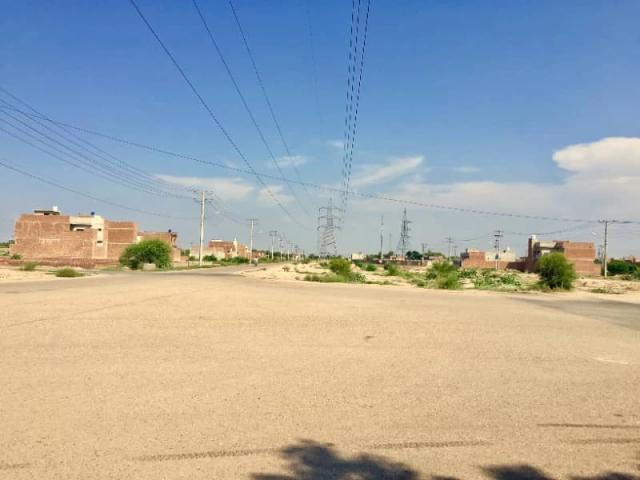 Prime located 15 marla plot on 60ft road for sale multan fatima jinnah town id 81481