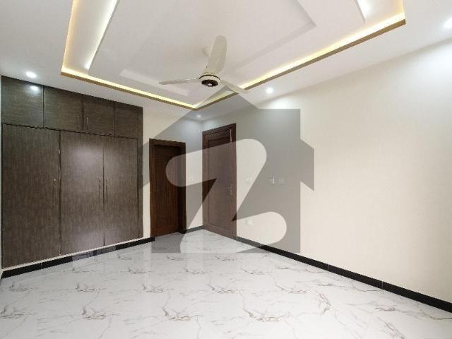 Prime Location 4 Marla House In D 12/3 For sale D 12/3