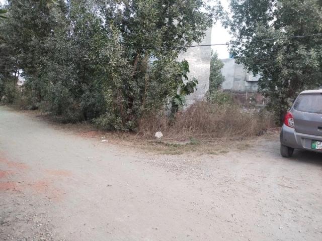 Prime Location 4.2 Marla Corner Plot For Sale Located Ghouse Garden Phase 4. Lahore ghous garden id 75178