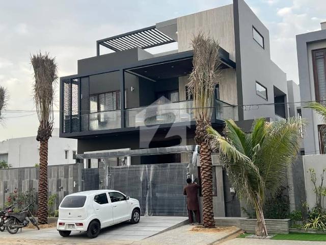 Prime Location 500 Square Yards House In DHA Phase 8