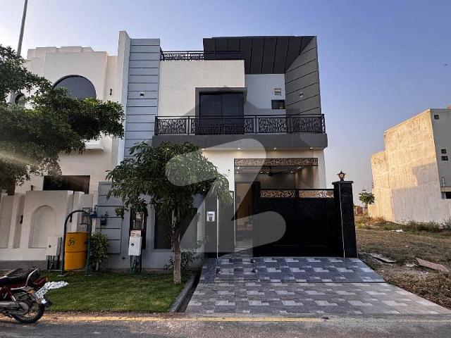 Prime Location 5 Marla house available for sale Royal palm Citi Gujranwala