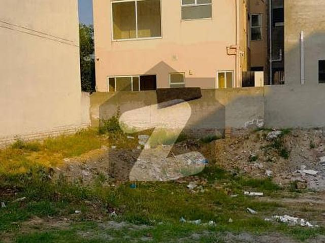 Prime Location 5 Marla Plot For Sale In Beautiful DHA 9 Town TOP OF THE LINE