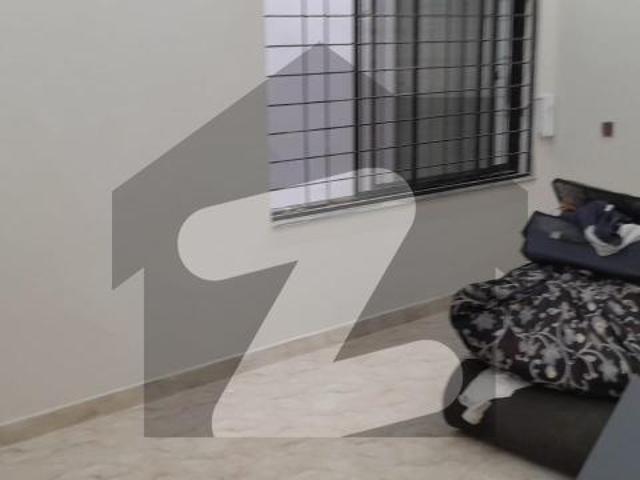 Prime Location 5 Marla House For Sale In Pine Avenue