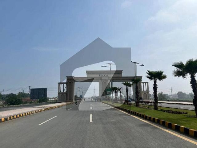 Prime Location 5 Marla Plot for Sale in CC Block LDA City, Lahore