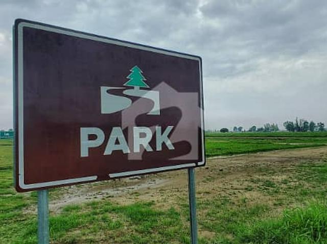 Prime Location 5 Marla Plot For Sale in Etihad Town Phase 2
