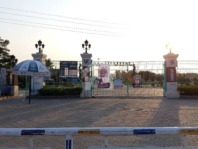 Prime Location 5 Marla Residential Plot Ideally Situated In Central Park Block E