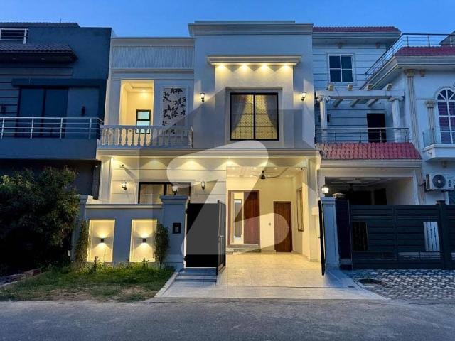 Prime Location 5 Marla Spacious House Available In Citi Housing Phase 2 For sale