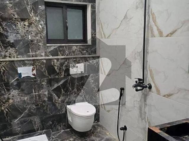 Prime Location 6 Marla House In Divine Enclave Is Available For Rent