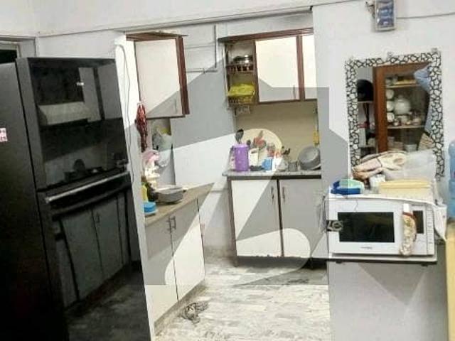 Prime Location 850 Square Feet Flat In Gulistan e Jauhar Block 13