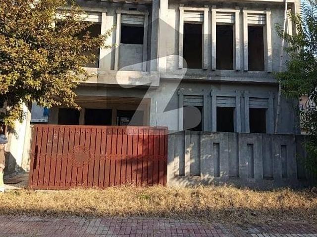 Prime Location 8.5 Marla Grey Structure For Sale Sector I Bahria Enclave