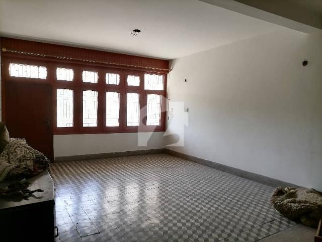 Prime Location 01 Kanal House For Sale With Basement