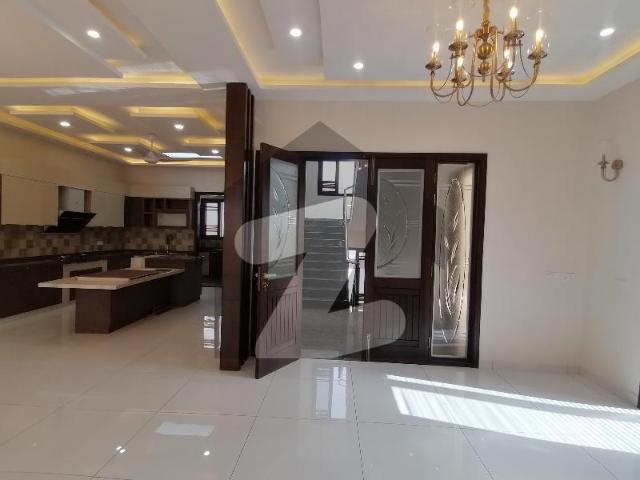 Prime Location 1000 Square Yards House In DHA Phase 8 Is Available For sale DHA Phase 8