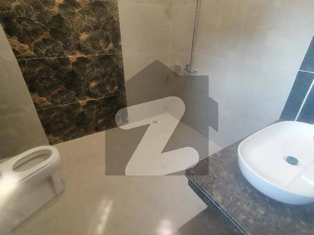 Prime Location 10 Marla Upper Portion For rent In Multan