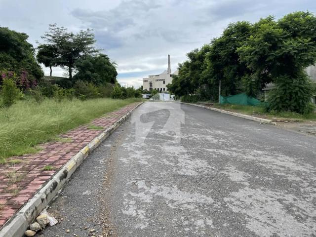Prime Location 10 Marla Corner Residential Plot For Sale