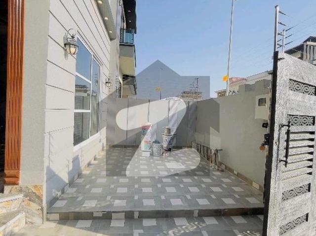 Prime Location 10 Marla House For sale In The Perfect Location Of Citi Housing Society