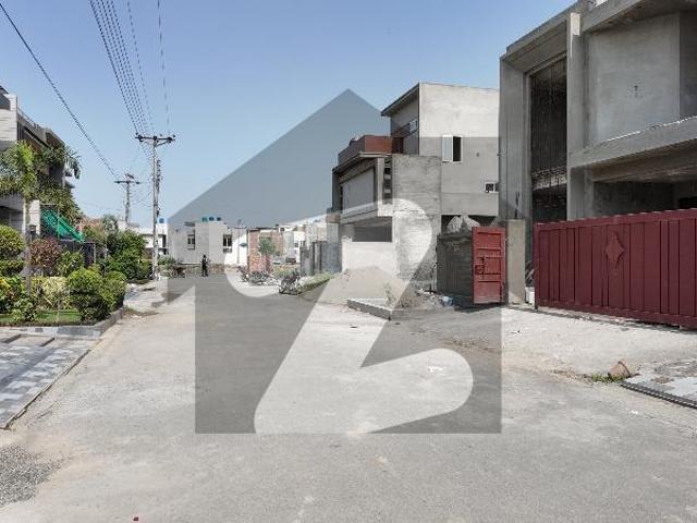 Prime Location 10 Marla House For sale In Bismillah Housing Scheme Ali Block Lahore Bismillah Housing Scheme Ali Block