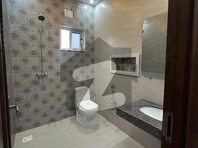 Prime Location 10 Marla House For Sale In Faisalabad Wapda City Block B