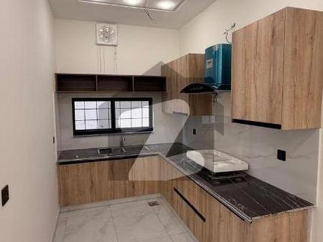 Prime Location 10 Marla House Ideally Situated In Royal Palm City Block A