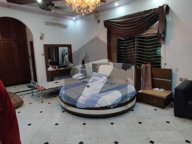 Prime Location 10 Marla House Ideally Situated In Wapda Town Block C1