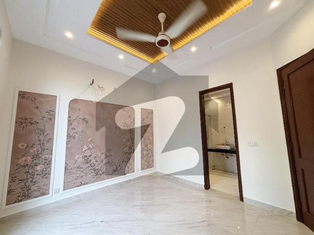 Prime Location 10 Marla House In Central Lake City Meadows For sale State Life Housing Society