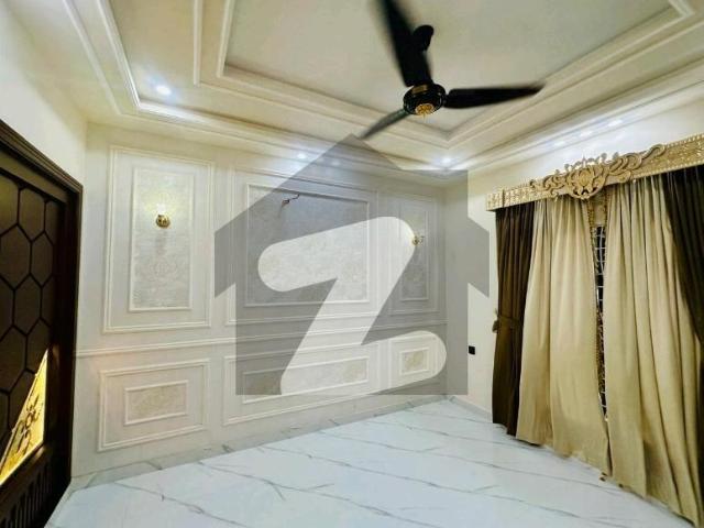 Prime Location 10 Marla House In Central Wapda Town For rent Wapda Town