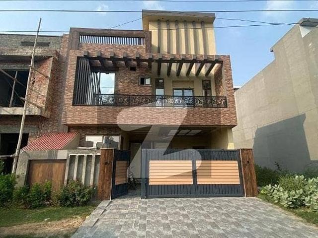 Prime Location 10 Marla House In LDA Avenue Block G