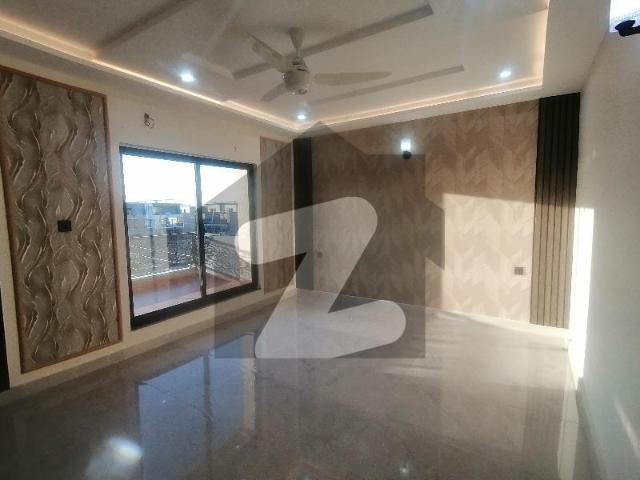 Prime Location 10 Marla House Is Available For Rent Royal Orchard